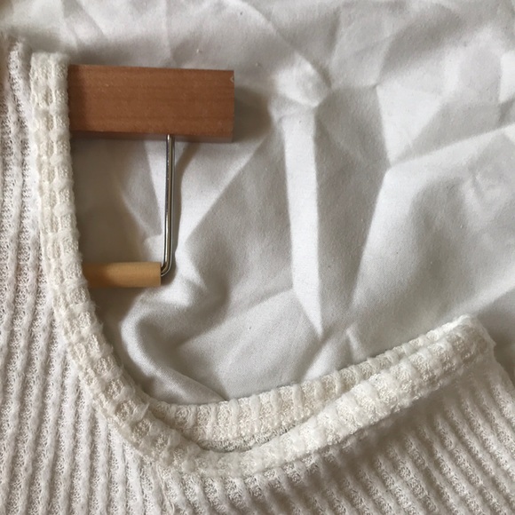 White waffle knit sweater - Picture 4 of 5